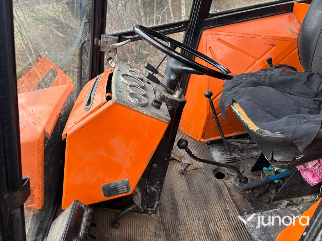 Traktor + Frontlastare - Ursus, C 385