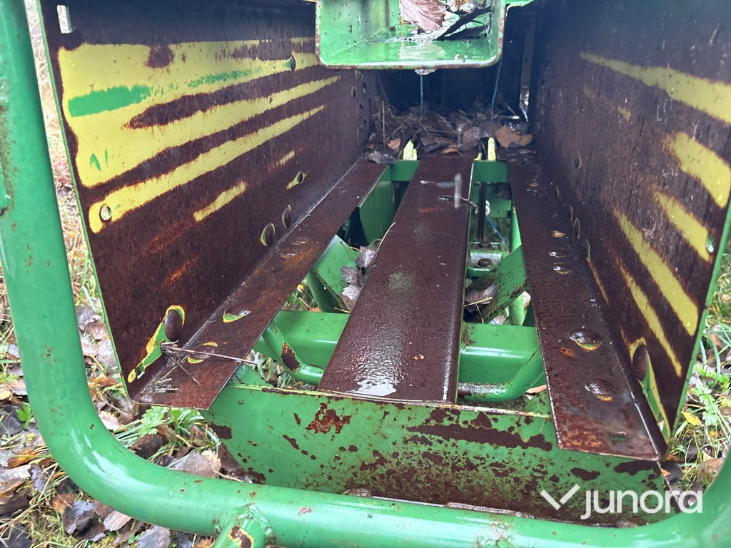 Hårdpress John Deere 330