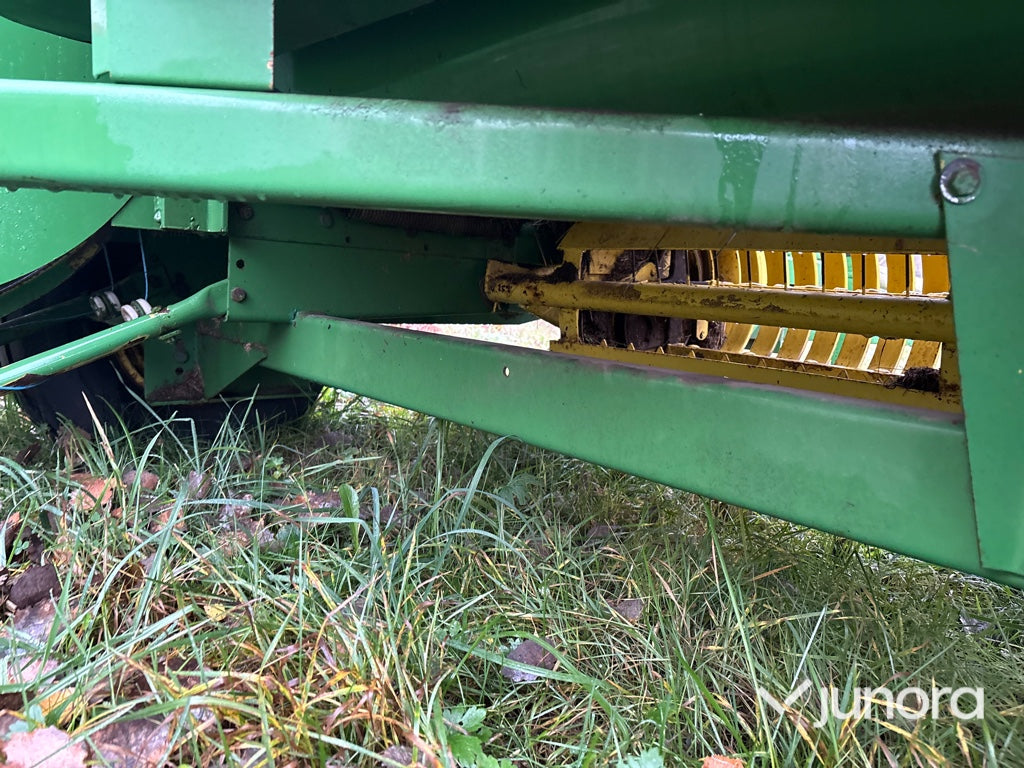 Hårdpress John Deere 330
