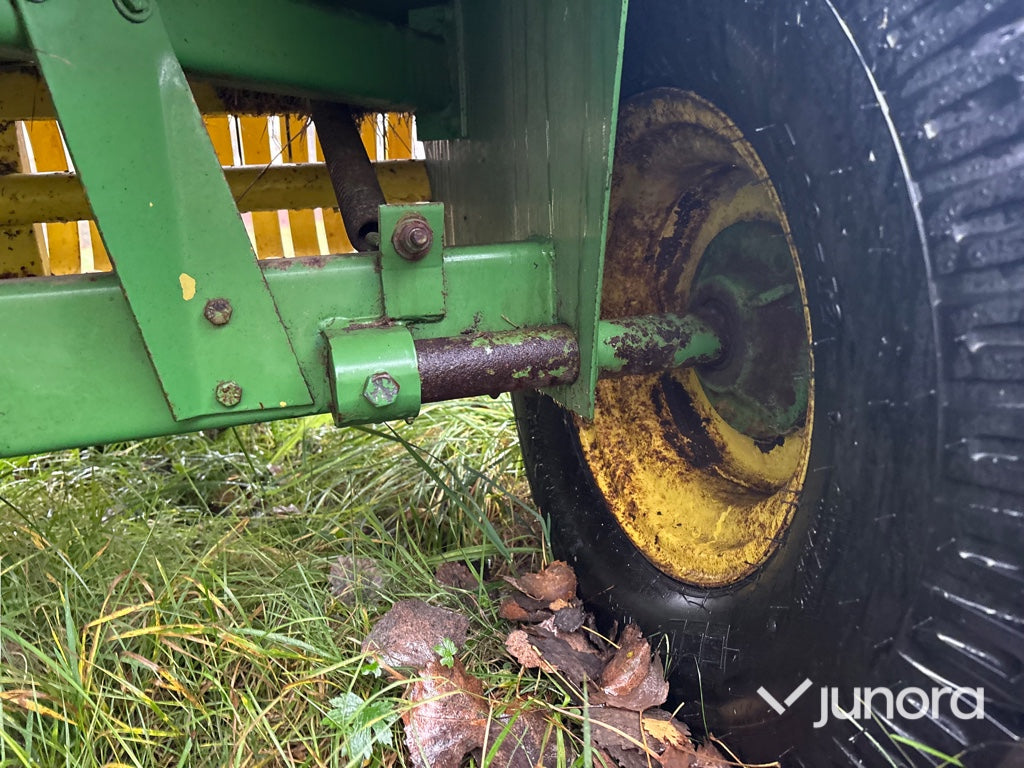 Hårdpress John Deere 330