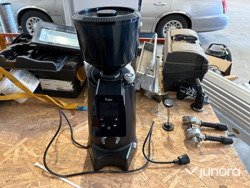 Espressomaskin med kaffekvarn - Expobar, 2-grupp