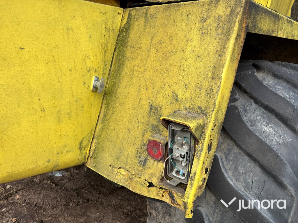 Hjullastare - JCB, 413