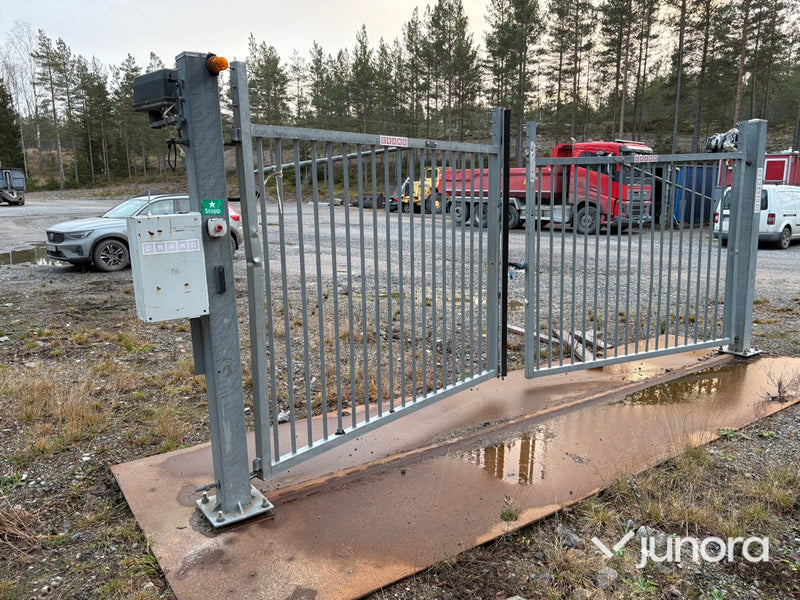 Elektrisk grind - med infobric