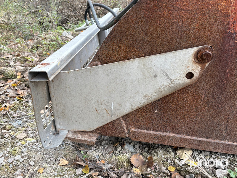 Sandskopa - Lilla BM-fäste