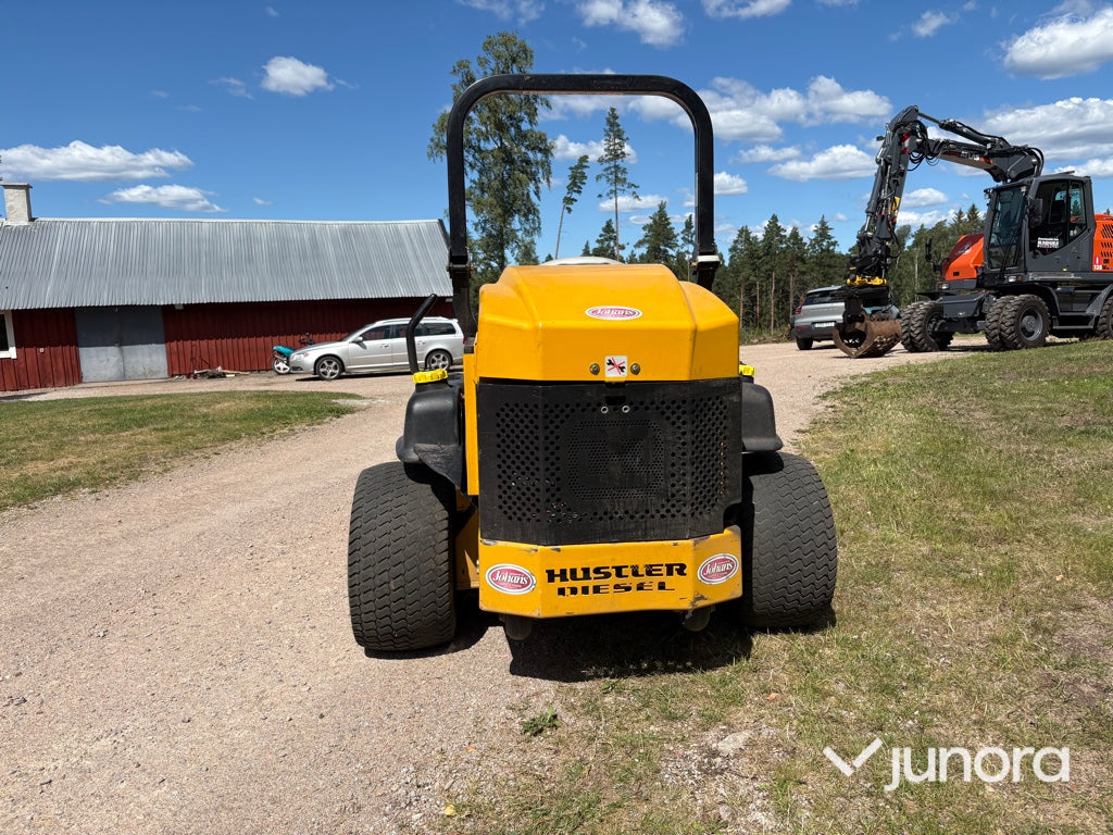 Gräsklippare – Hustler Z Diesel Zero Turn (155 cm)