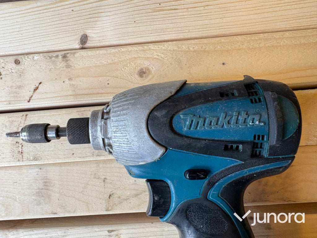 Skruvdragarare Makita med knackfunktion