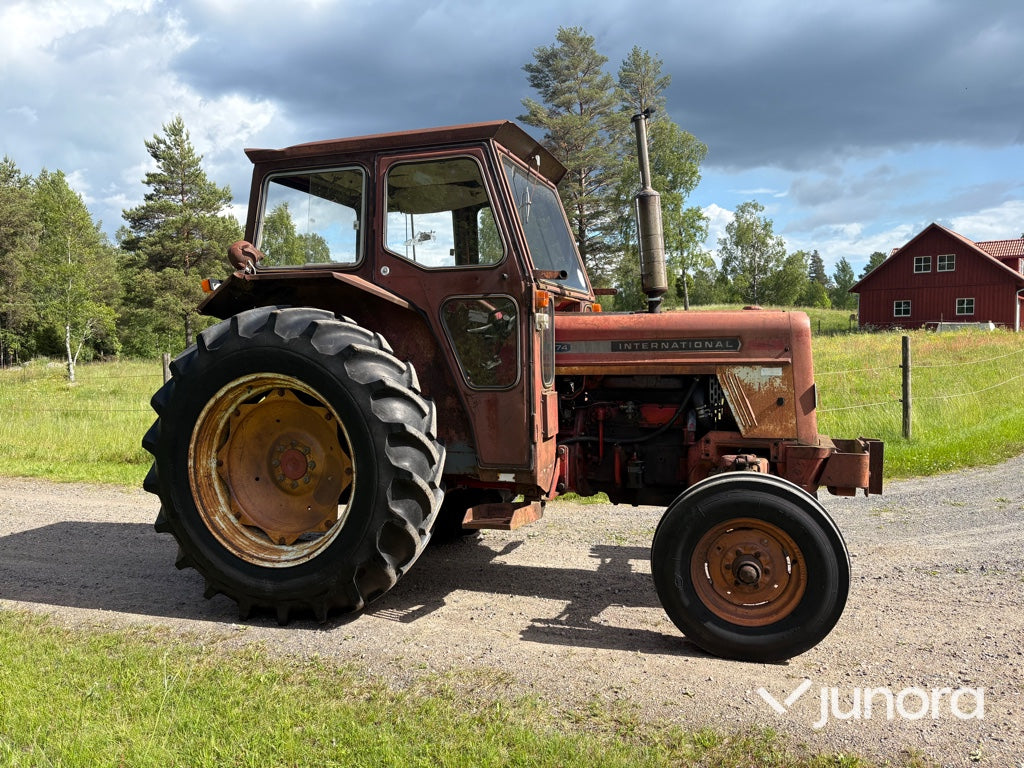 Traktor - International IH, 574