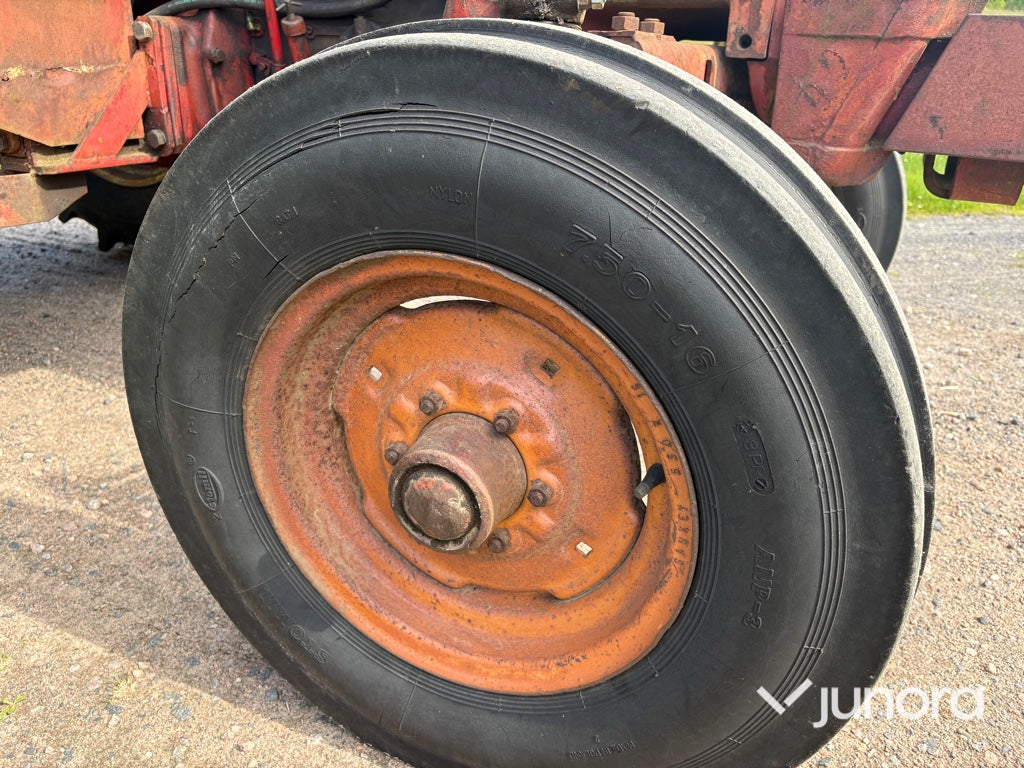 Traktor - International IH, 574
