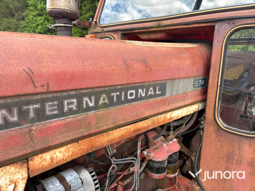 Traktor - International IH, 574