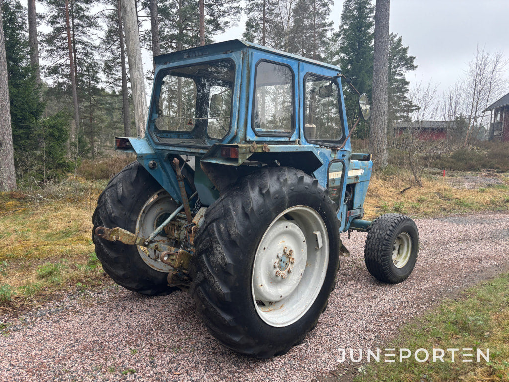 Traktor Ford 4000