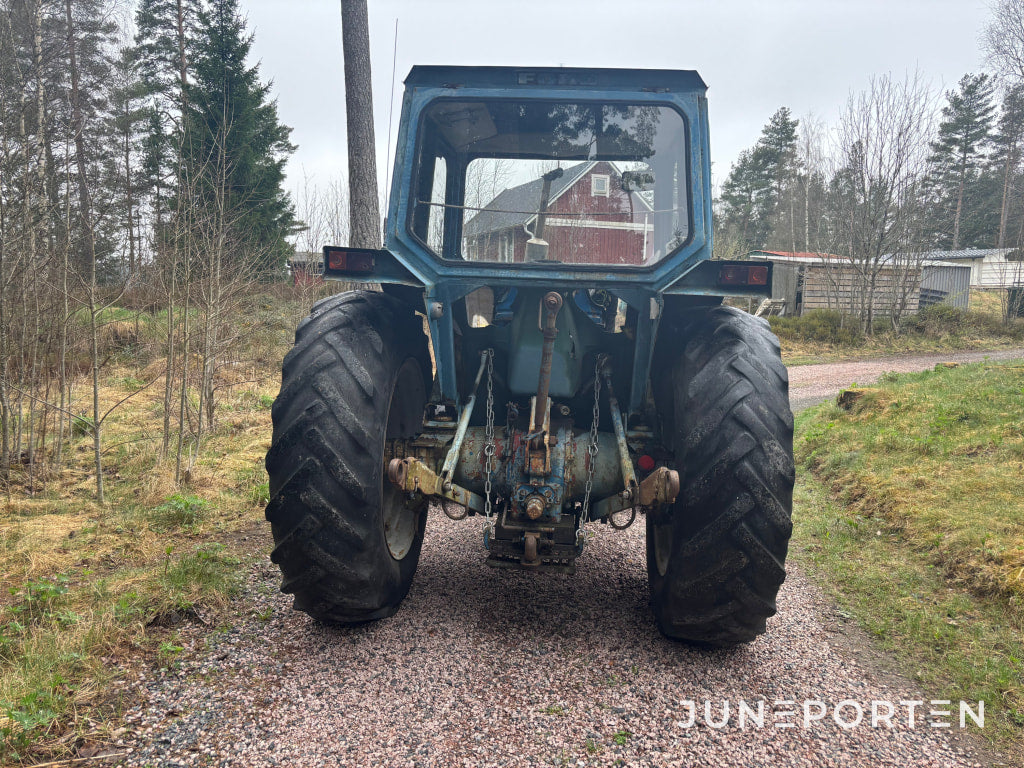 Traktor Ford 4000