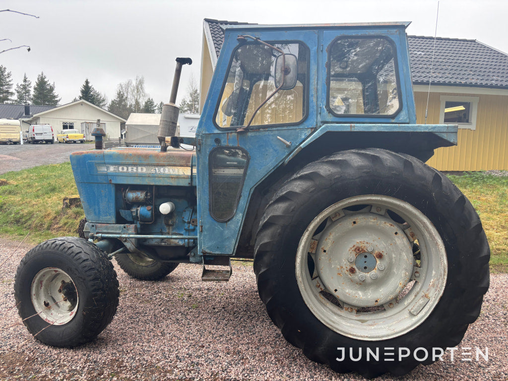 Traktor Ford 4000