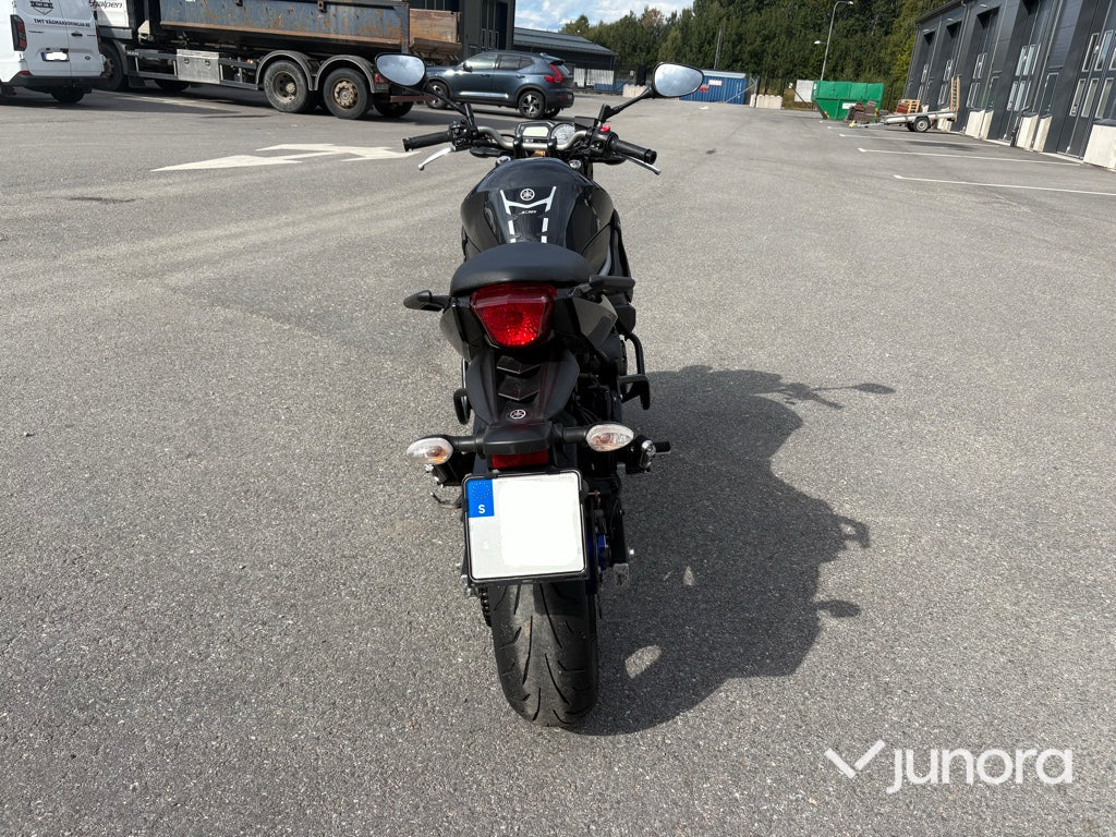 Motorcykel Yamaha XJ6 ABS