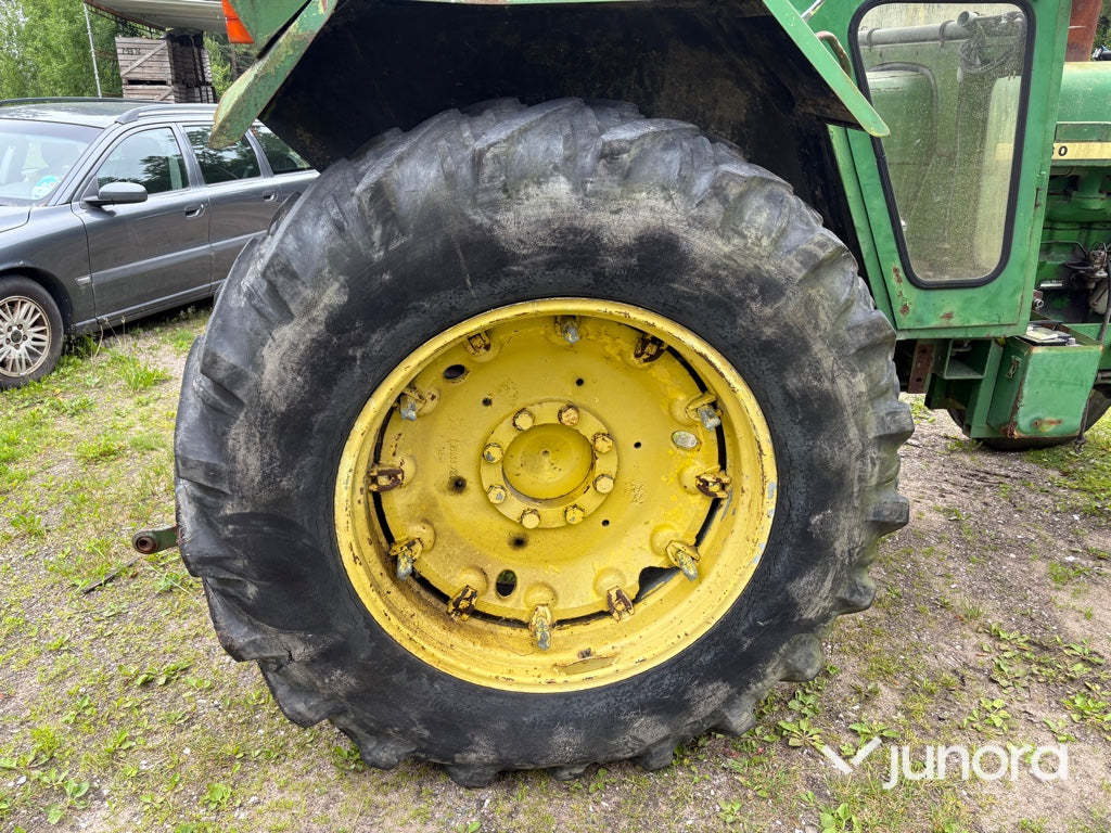 Traktor - John Deere, 3130