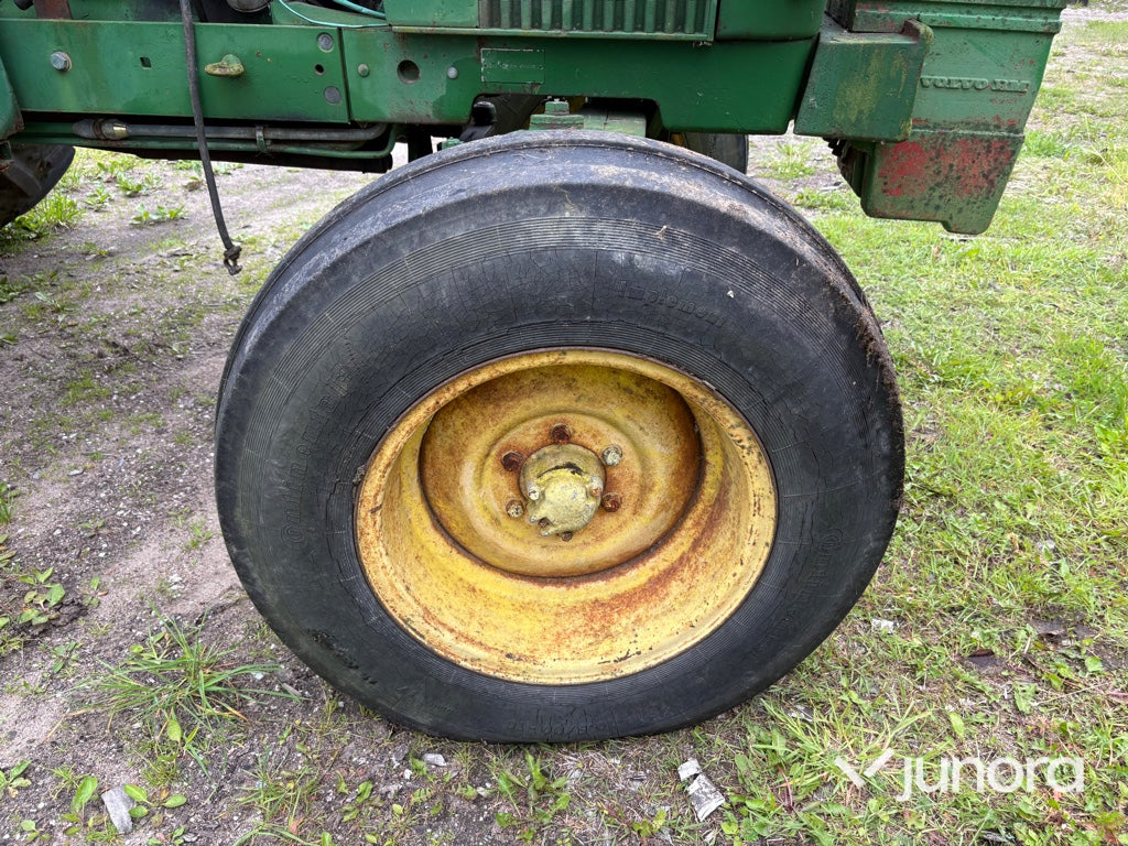 Traktor - John Deere, 3130