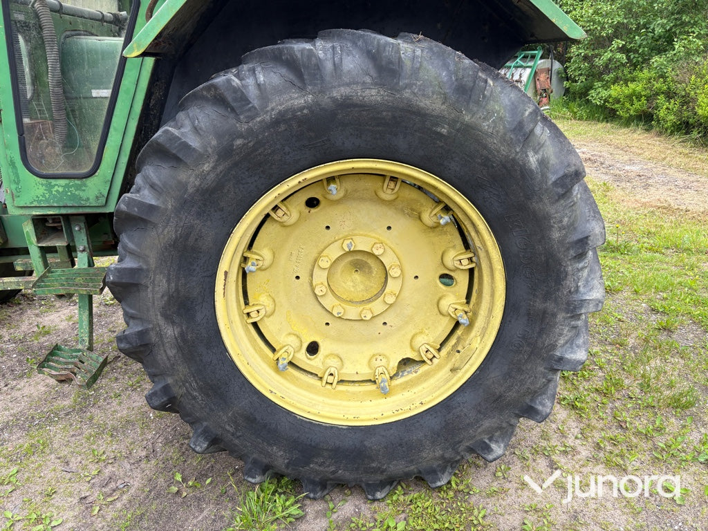 Traktor - John Deere, 3130