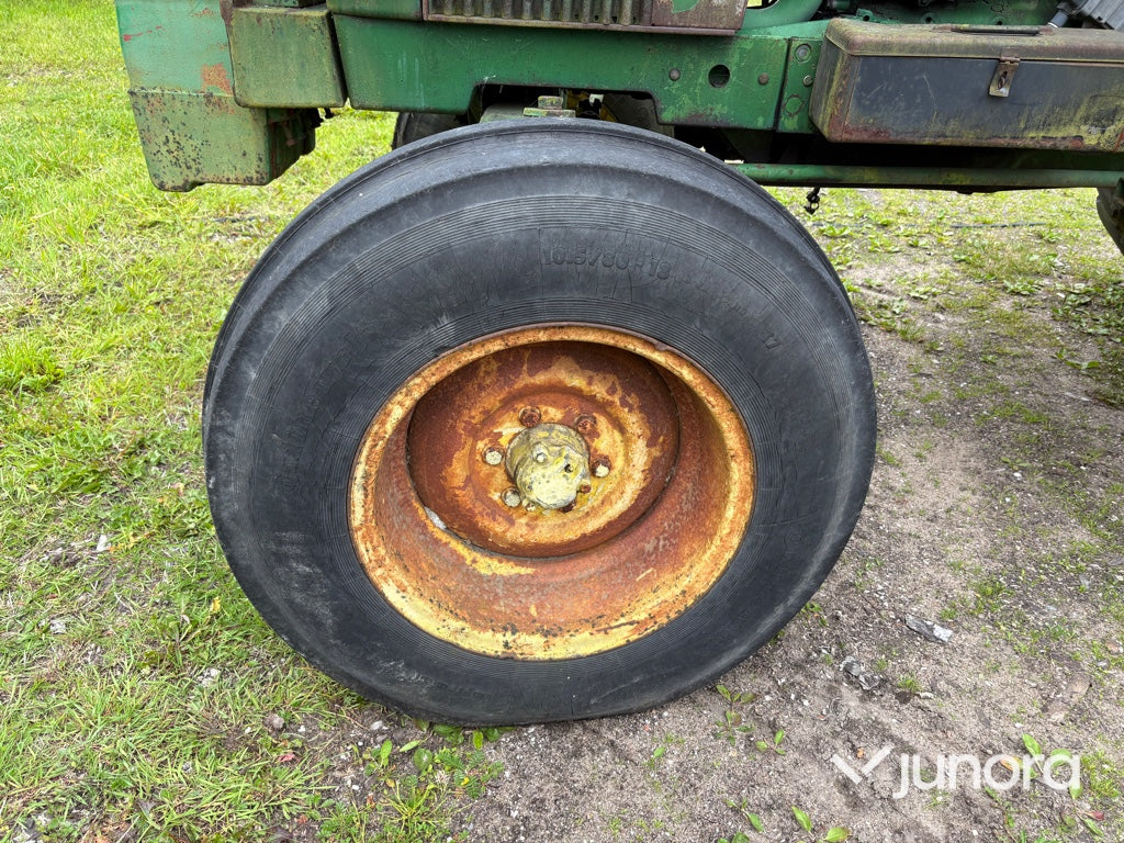 Traktor - John Deere, 3130