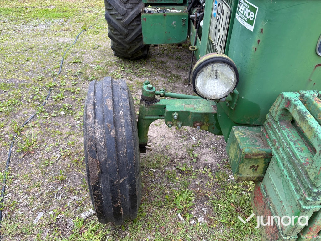 Traktor - John Deere, 3130