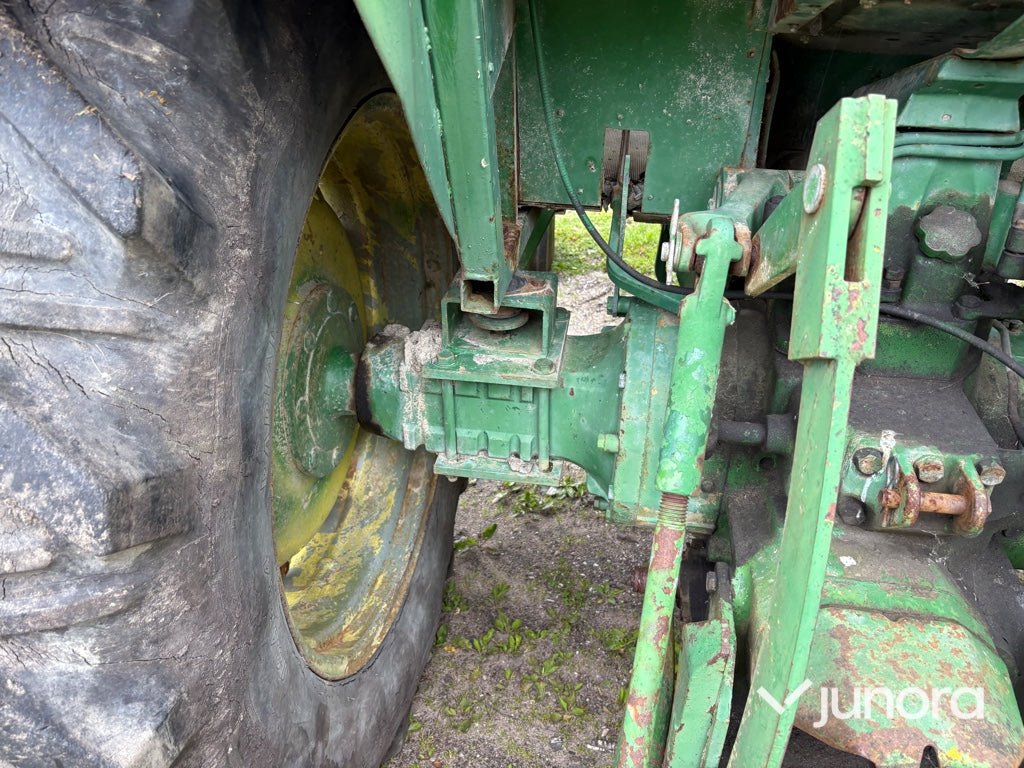 Traktor - John Deere, 3130