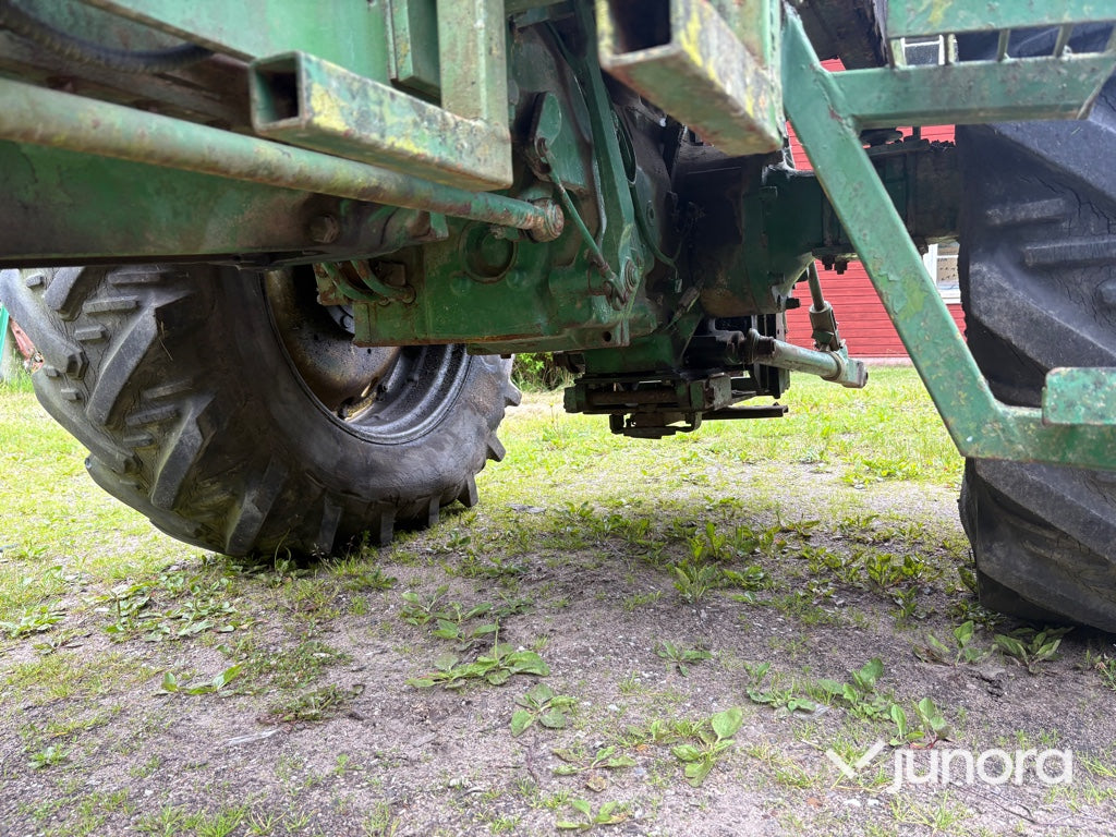 Traktor - John Deere, 3130
