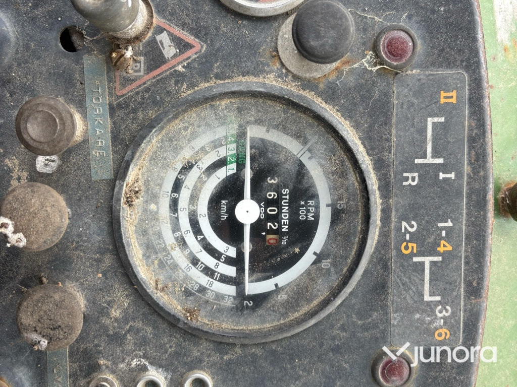Traktor - John Deere, 3130