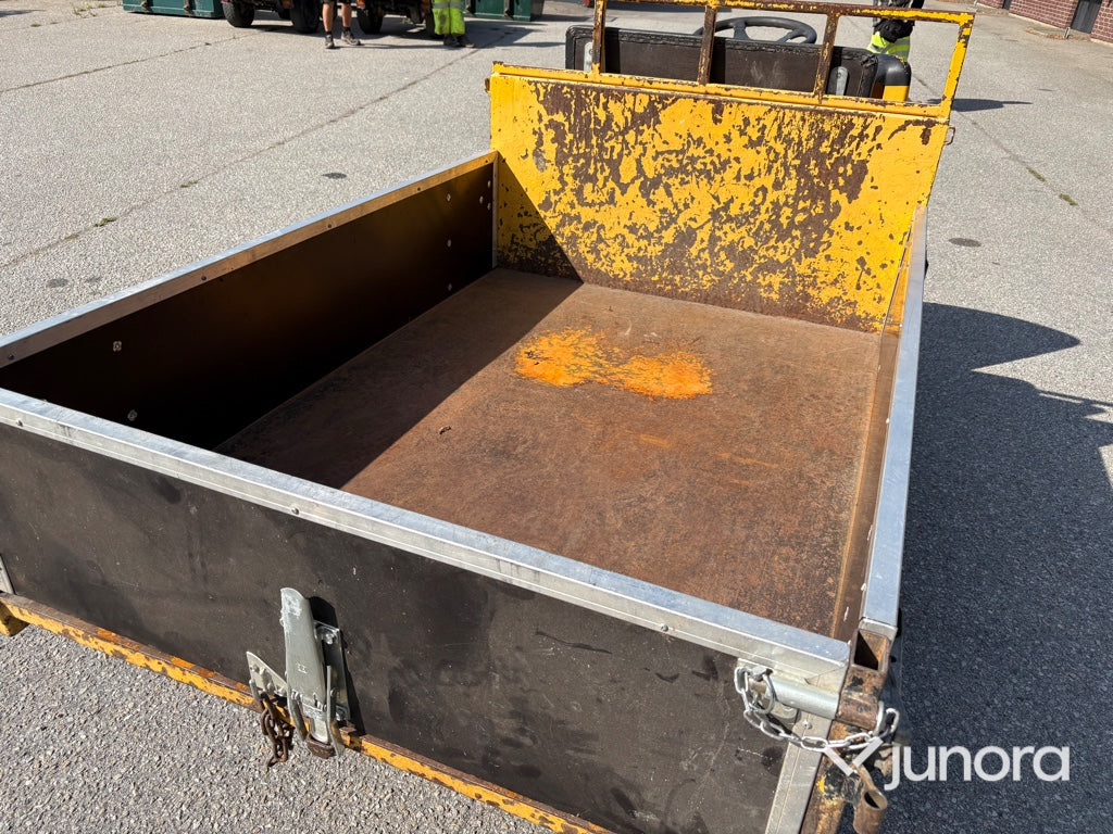 Eldriven flaktruck med trevägstipp – Alme TR9EL