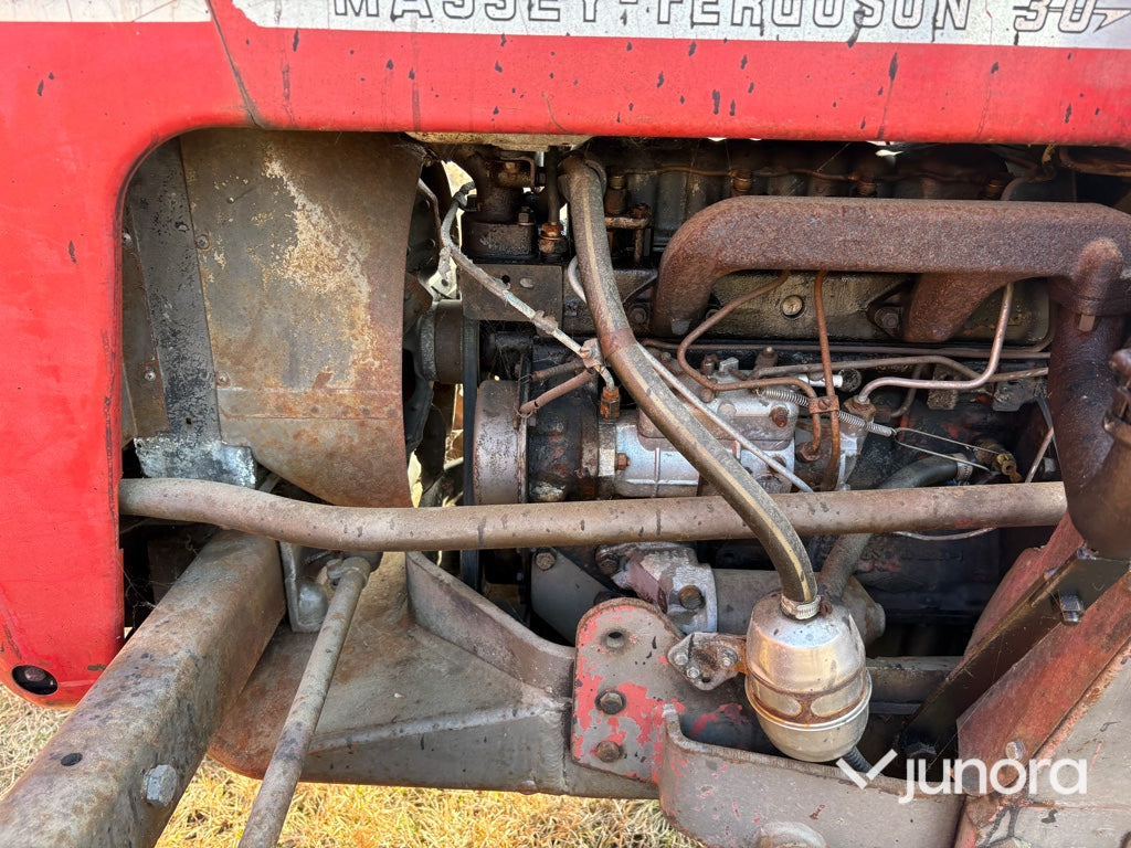 Traktor - Massey Ferguson, 30