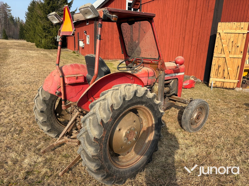Traktor - Massey Ferguson, 30