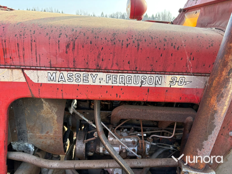 Traktor - Massey Ferguson, 30