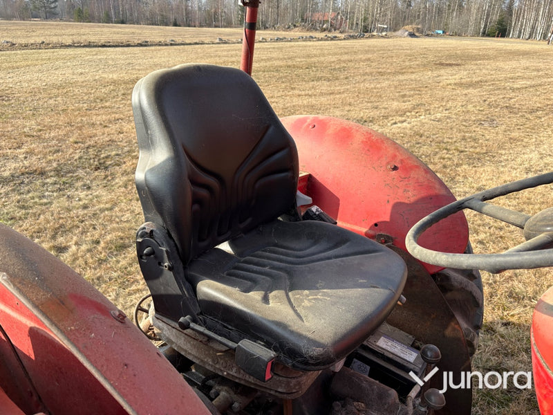 Traktor - Massey Ferguson, 30