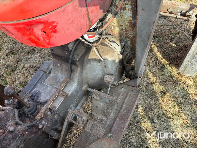 Traktor - Massey Ferguson, 30
