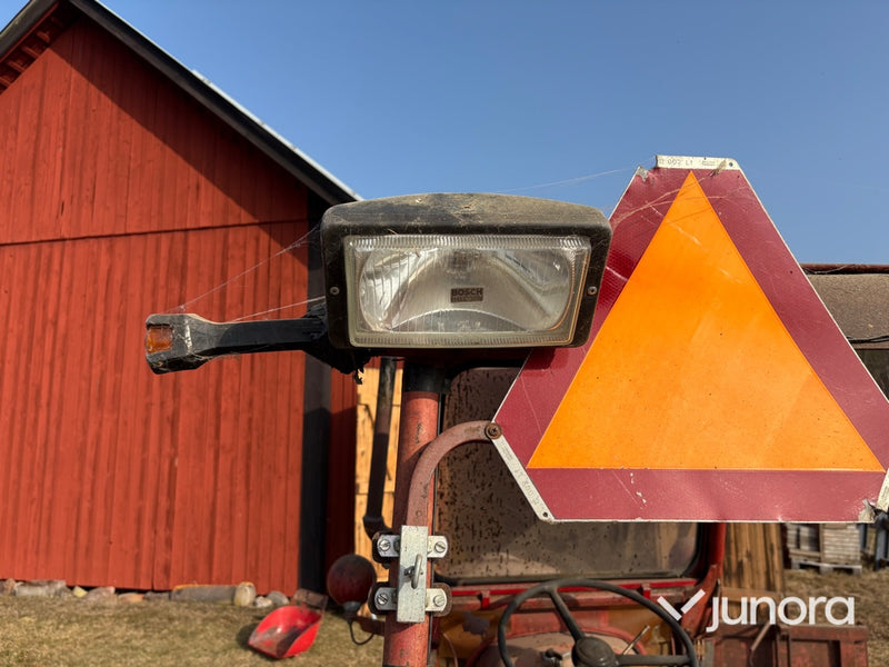 Traktor - Massey Ferguson, 30
