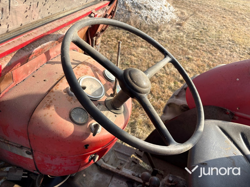 Traktor - Massey Ferguson, 30