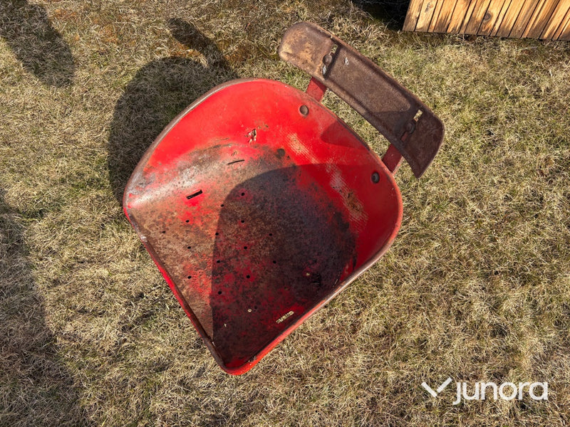 Traktor - Massey Ferguson, 30