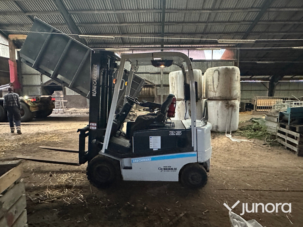 Truck Uni Carriers