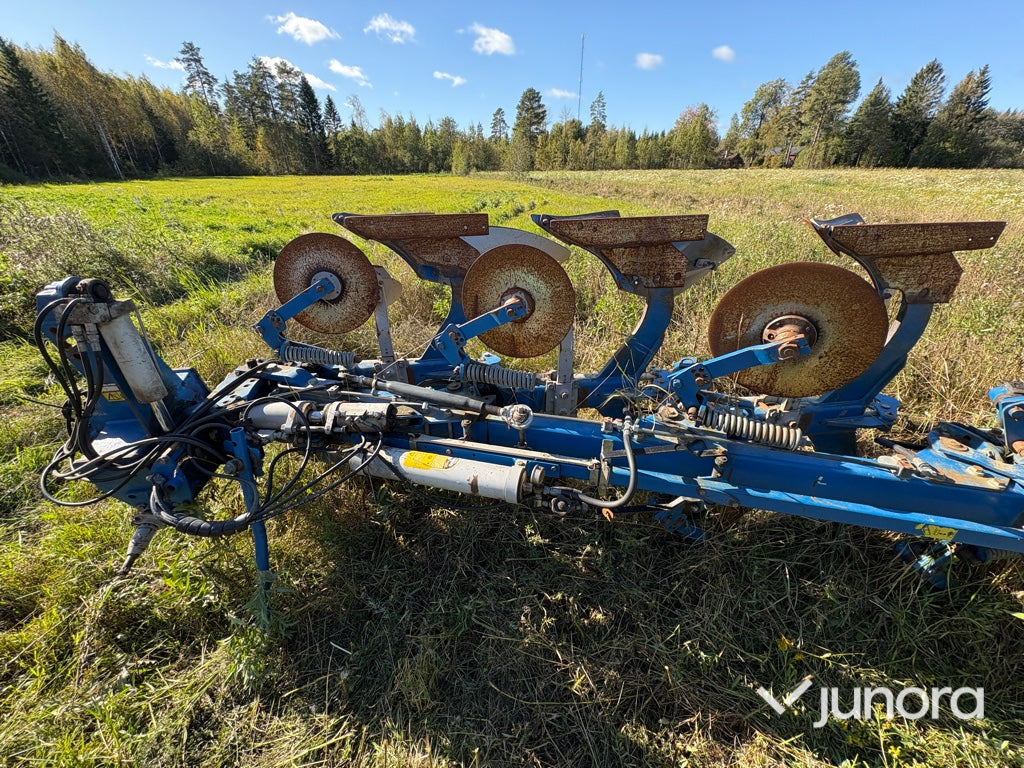 Överum VF-CX 4975 H – 4-skärare växelplog med hydraulik