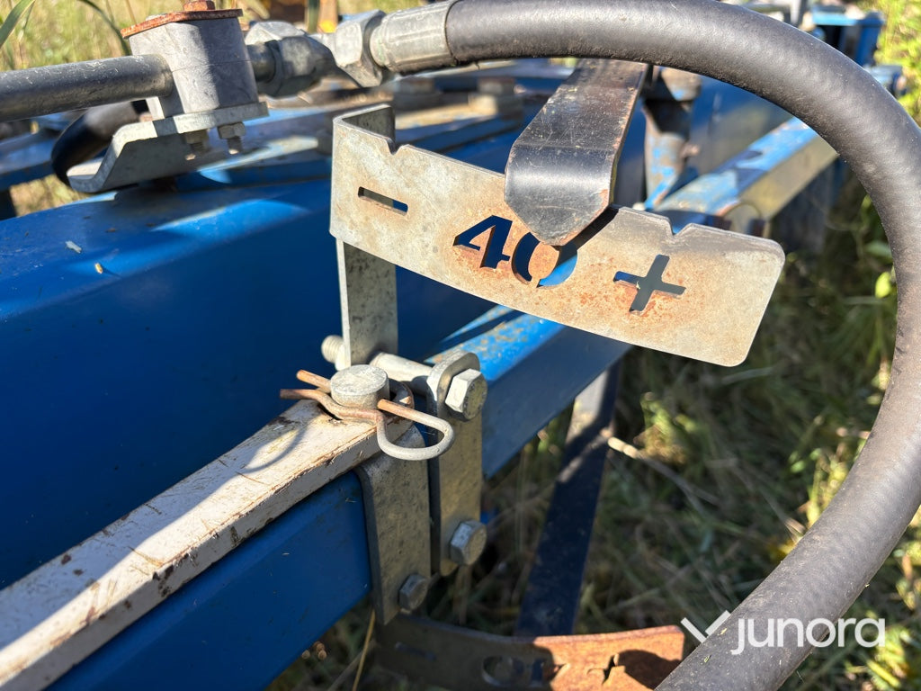 Överum VF-CX 4975 H – 4-skärare växelplog med hydraulik