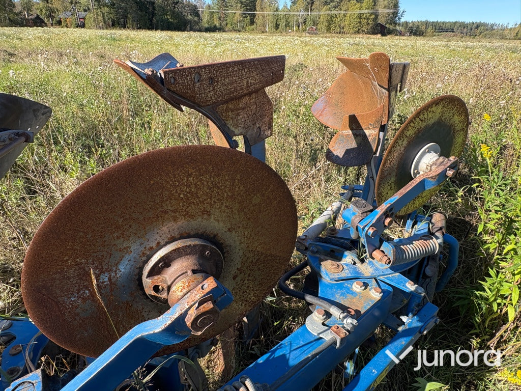 Överum VF-CX 4975 H – 4-skärare växelplog med hydraulik