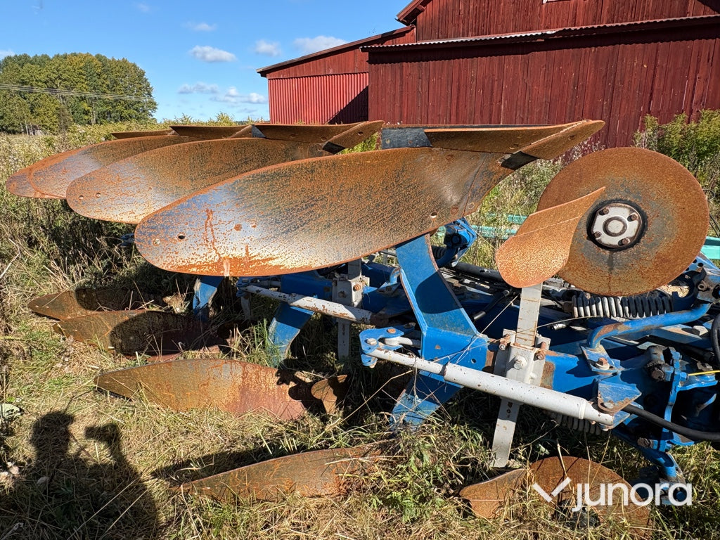 Överum VF-CX 4975 H – 4-skärare växelplog med hydraulik