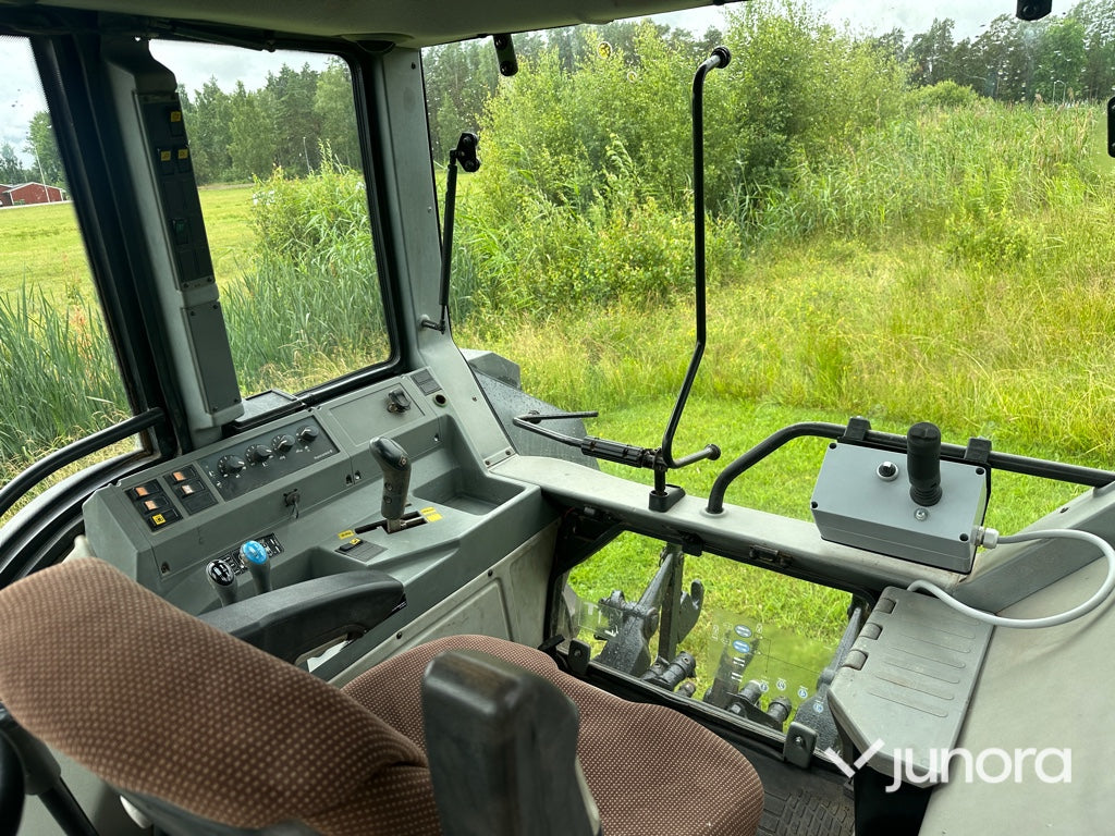 Valtra 6350 med twin trac