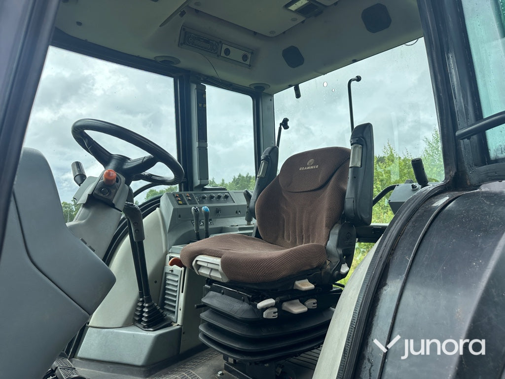 Valtra 6350 med twin trac