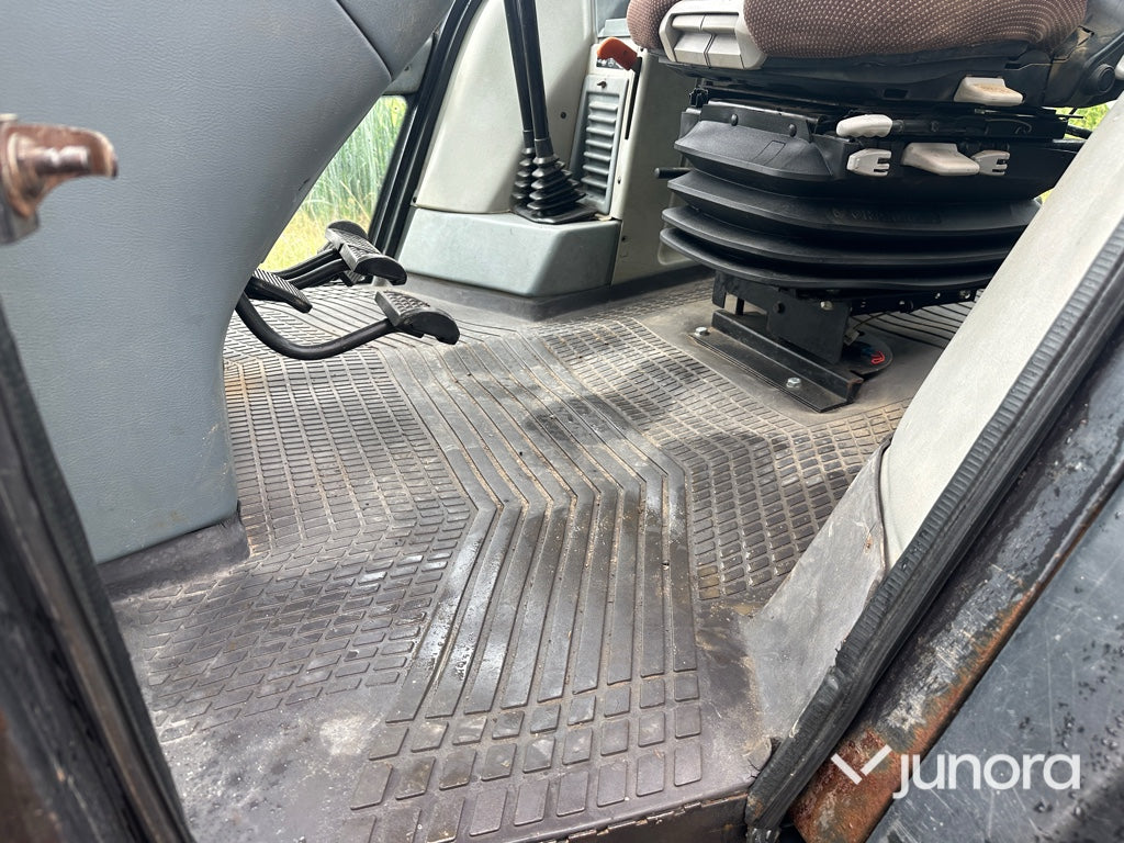 Valtra 6350 med twin trac