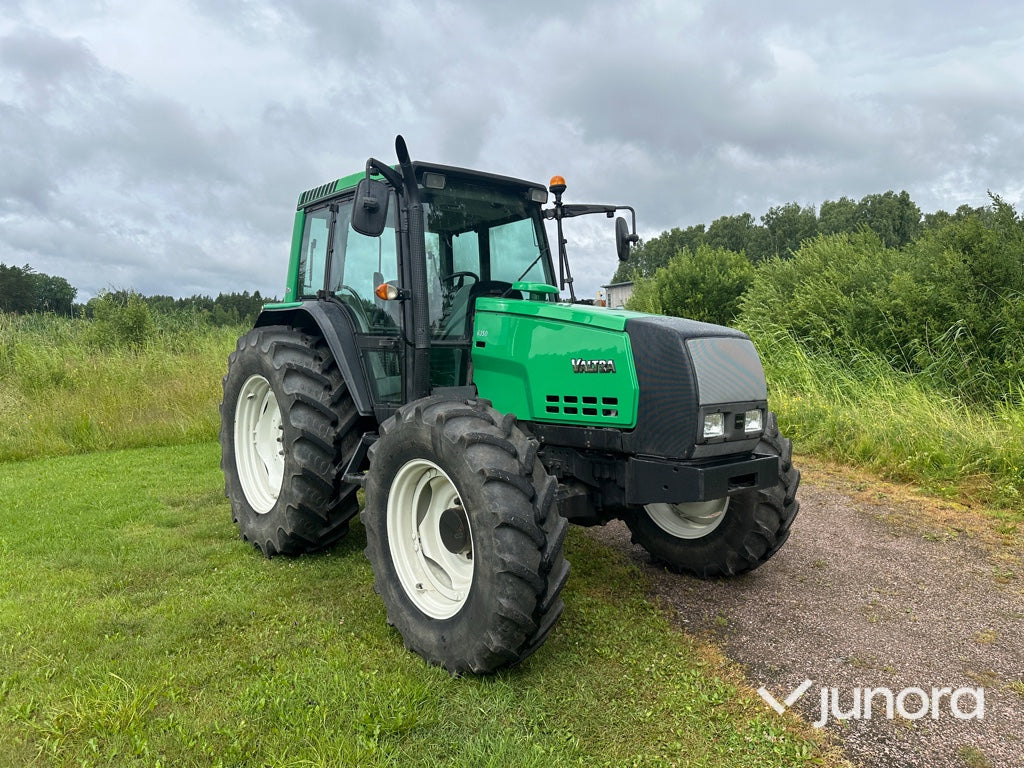 Valtra 6350 med twin trac