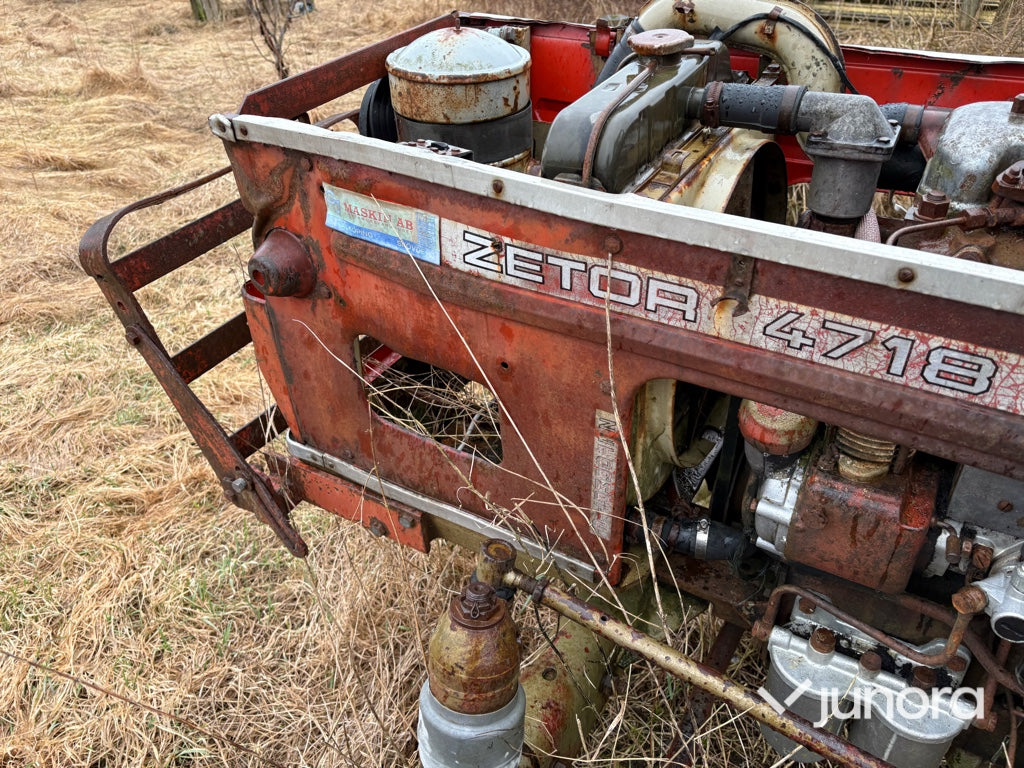 Traktor - Zetor 4718