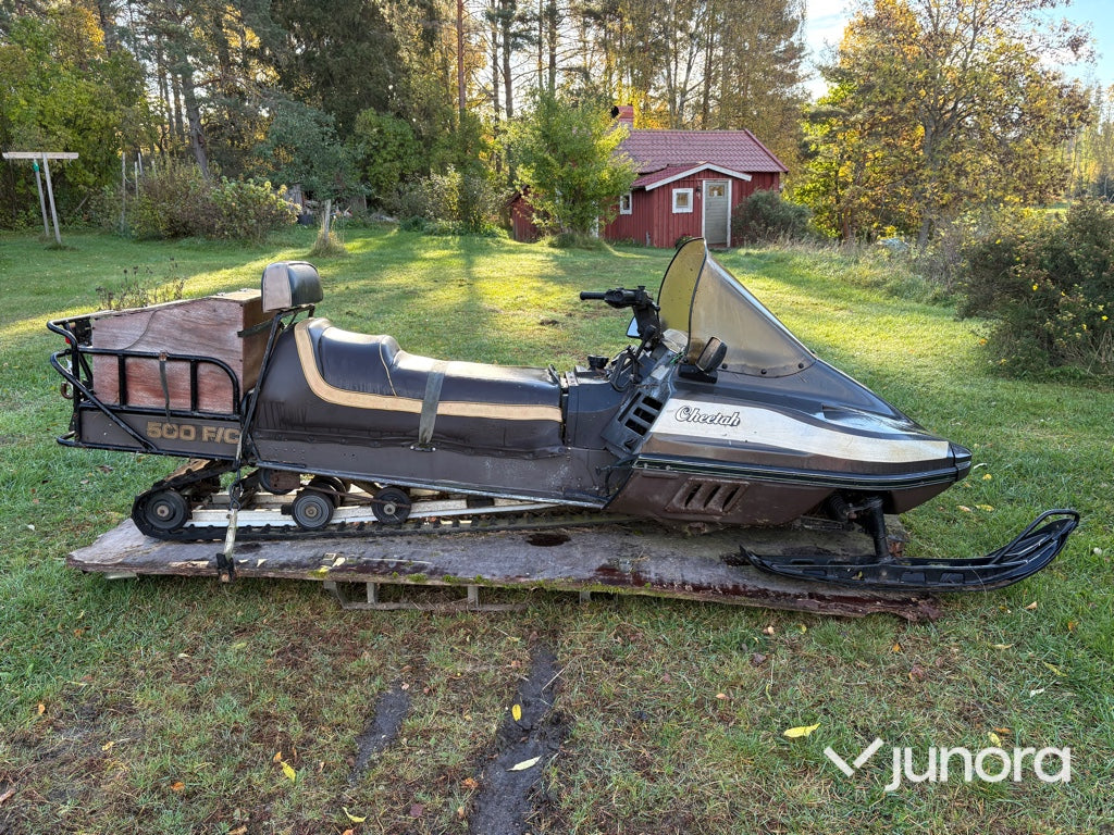 Snöskoter - Arctic Cat Cheetah