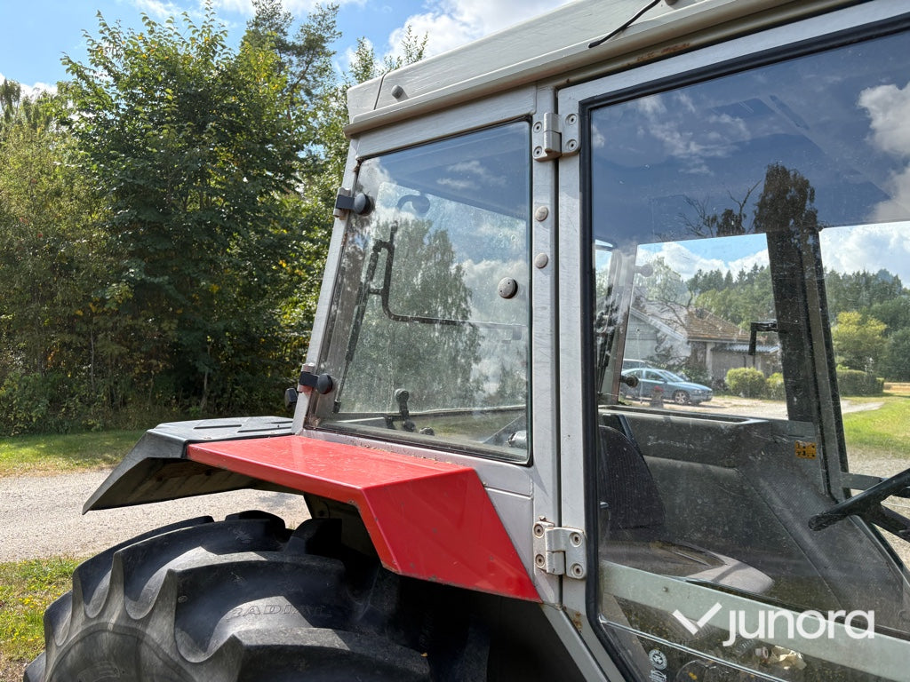 Traktor Massey Ferguson 375