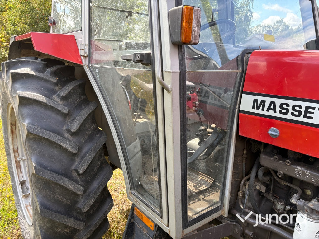 Traktor Massey Ferguson 375