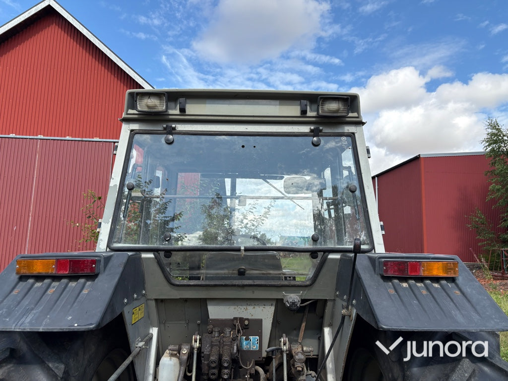 Traktor Massey Ferguson 375