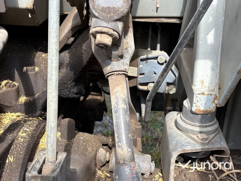 Traktor Massey Ferguson 375