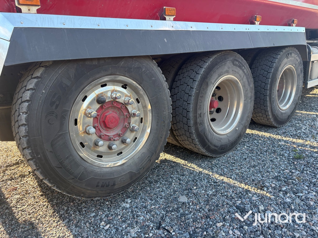 Lastbil Scania R560 B8x4*4NB